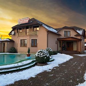 Пансіонат Маленька Квітка Kis Virág Panzió Bed and Breakfast Velyka Byyhan' Exterior photo