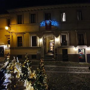 Dimora del Podestà Bed and Breakfast CastellʼArquato Exterior photo