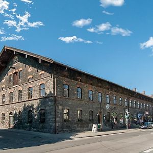 Hotel Kleinkunstbuehne Zur Post Beim John In Obing Exterior photo