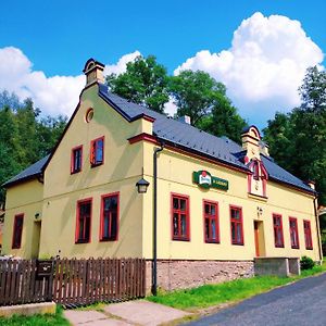 Hotel Penzion U Lucerny s malou farmičkou Kytlice Exterior photo