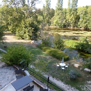 Le Moulin De Cors Bed and Breakfast Oulches Exterior photo