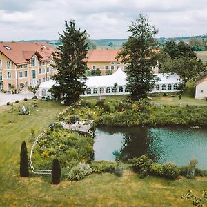 Landgut Zur Muehle Aparthotel Dorfen Exterior photo