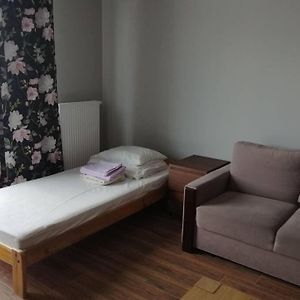 Komfortowy Apartament Dla Turystow I Pracownikow Danzica Exterior photo