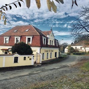 Hotel Penzion u Příhodů Jesenice  Exterior photo