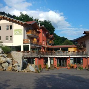 Alpen Garten Hotel Margherita Rumo Exterior photo