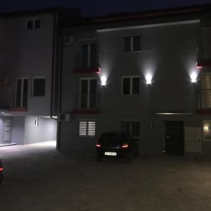 Appartamento Luxury Duplex In Heart Of Bitola Exterior photo