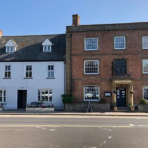 Hotel Ilchester Arms Exterior photo