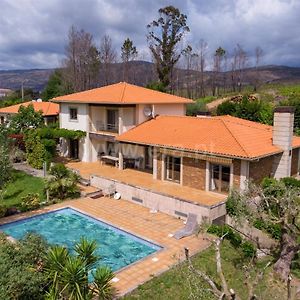 Portugal -Vivenda OLIVAL - Villa spacieuse avec piscine privée entre mer et montagne Canadelo  Exterior photo