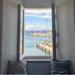 Appartamento Occhio sul mare Giglio Porto Exterior photo