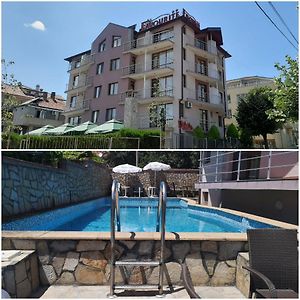 Family Hotel Favourite Obzor Exterior photo