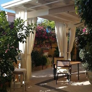 Domos Le Due Tuie Bed and Breakfast Piscinas Exterior photo