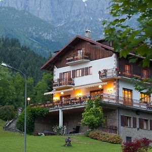 Albergo Ristorante Scanapà Castione della Presolana Exterior photo