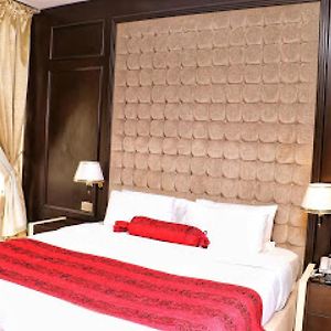 Room In Apartment - Best Western Plus-Presidential Suite Ibadan Exterior photo