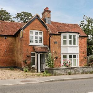 Oakapple Cottage Lyndhurst Exterior photo