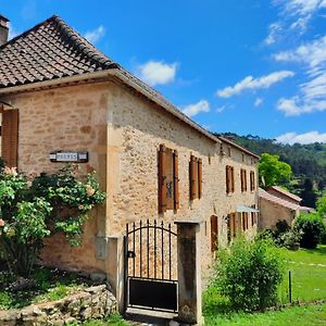 Le Logis Des 3 Coeurs Chambre Aeiou Bed and Breakfast Saint-Cernin-de-lʼHerm Exterior photo