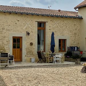 Loire Escapes - Le Grenier Villa Berrie Exterior photo