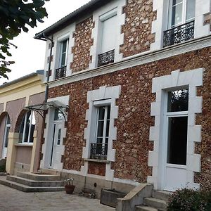 Les Tilleuls Bed and Breakfast Chailly-en-Biere Exterior photo