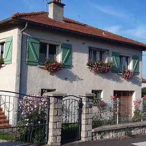 Chez Evelyne Chambre D'Hotes Chez L'Habitant Bed and Breakfast Verdun-sur-Meuse Exterior photo