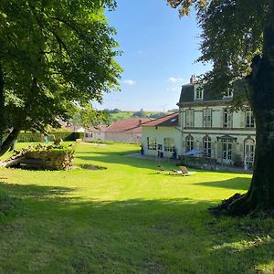 Hotel Le Chateau De Monthureux Le Sec Exterior photo