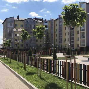 Новые Апартаменты В Жк Барский Yakushintsy Exterior photo