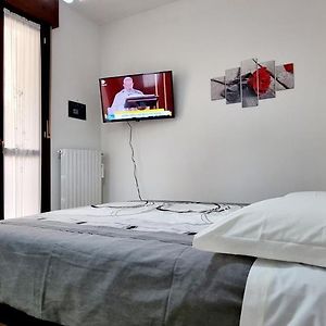 Appartamento Guest Holiday Liebig Reggio nell'Emilia Exterior photo