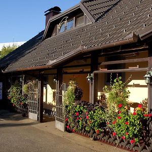 Hotel Crni Baron Pension Black Baron Marburgo Exterior photo