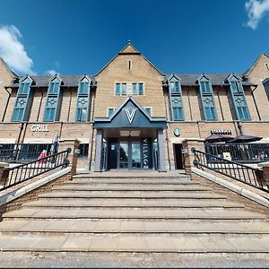 Village Hotel Leeds North Exterior photo