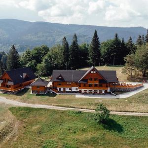 Hotel Wellness penzión Kráľov dvor Cremosne Exterior photo