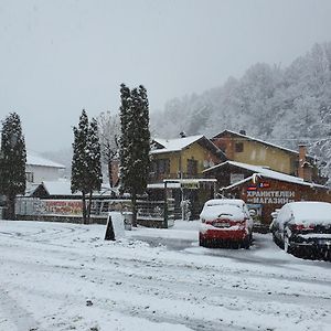 Hotel Stai Za Gosti Toni Ribarica Exterior photo