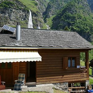 Chalet Rustico Casa Fortuna Villa Madra Exterior photo