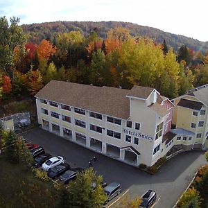 Hotel And Suites Les Laurentides Saint-Sauveur-des-Monts Exterior photo