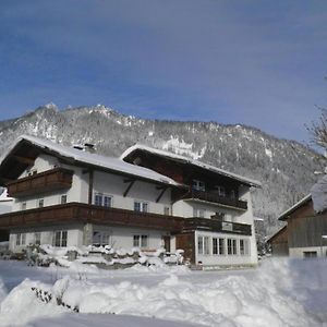 Alpenhof Waengle Aparthotel Reuthe Exterior photo