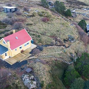 Red Robin - Vacation Homes Next To Svartifossur Waterfall Tórshavn Exterior photo