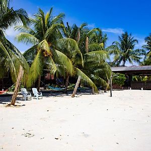 Hotel Bushman Tioman Kampong Juara Exterior photo