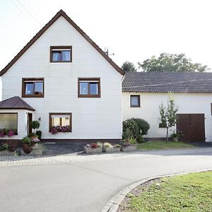 Apartment With Terrace In The Garden Pracht Exterior photo