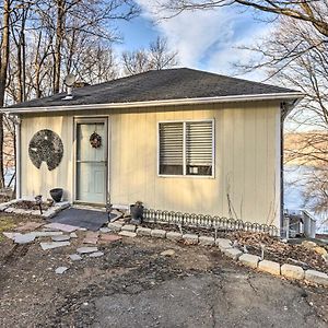 Charming Danbury Cottage With Lake Kenosia Access! Exterior photo