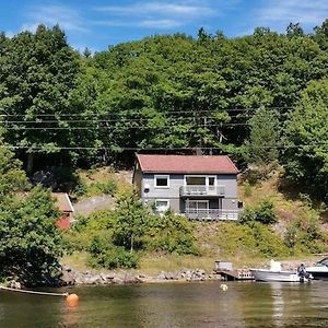 Rolig Og Idyllisk, Men Sentralt I Kristiansand Exterior photo