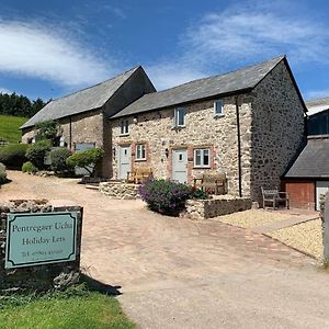 The Stables At Pentregaer Ucha, Tennis Court & Lake Villa Oswestry Exterior photo