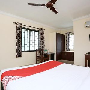 Hotel Oyo 3309 Anjam Smrithi Mandiram Thrissur Exterior photo