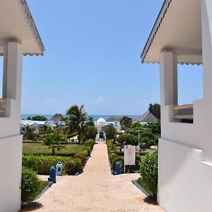 Sunseabar Beach Resort Kendwa Exterior photo