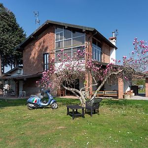 Cascina cattabreghetta Bed and Breakfast Pombia Exterior photo