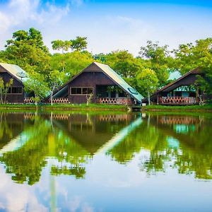 Tanita Lagoon Resort Udon Thani Exterior photo