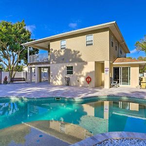 Modern Clearwater Home With Deck 9 Mi To Beach Exterior photo