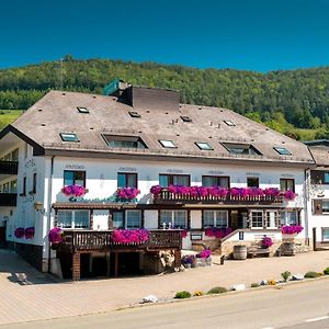 Landhotel Loewen Blumberg Exterior photo