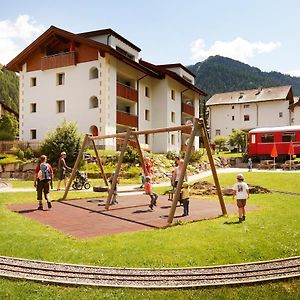 Hotel Reka-Feriendorf Bergün Exterior photo