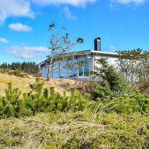 Beautiful Home In Sirevg With House Sea View Sirevåg Exterior photo