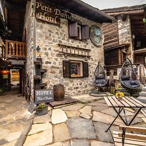 Hotel Petit Dahu - Chambres Et Restaurant Cogne Exterior photo