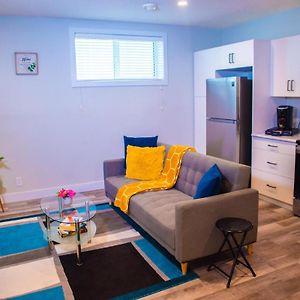 Appartamento Air & Road Travelers' Perfect Spot! + Full Kitchen Regina Exterior photo