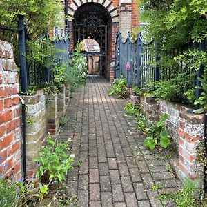 Appartamento Cobwebs Kedington Exterior photo