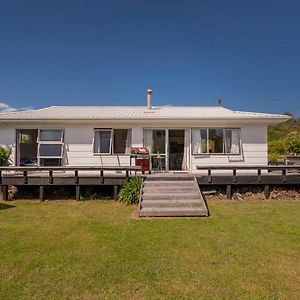 Silver Sands - Cooks Beach Holiday Home Exterior photo